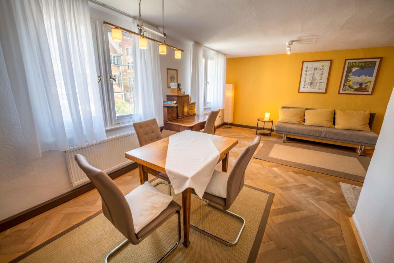 Zum Alten Schulplatz Auf Der Lindau Insel Luaran gambar